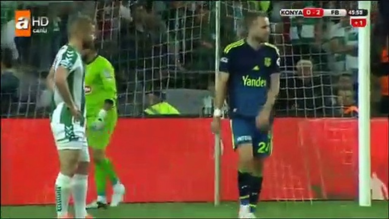 Nani marca golo verdadeiramente espetacular pelo Fenerbahçe