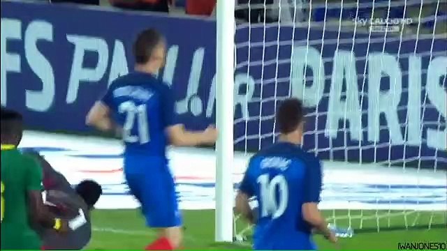 Dimitri Payet marca golo pela França
