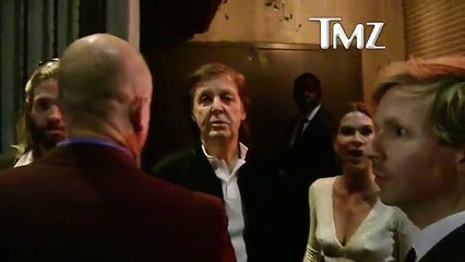 Paul McCartney é ‘barrado’ em festa… duas vezes