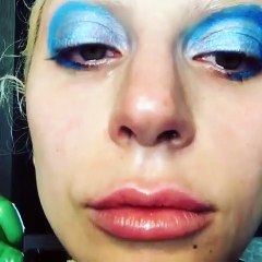 Lady Gaga em lágrimas ao maquilhar-se para a homenagem a David Bowie