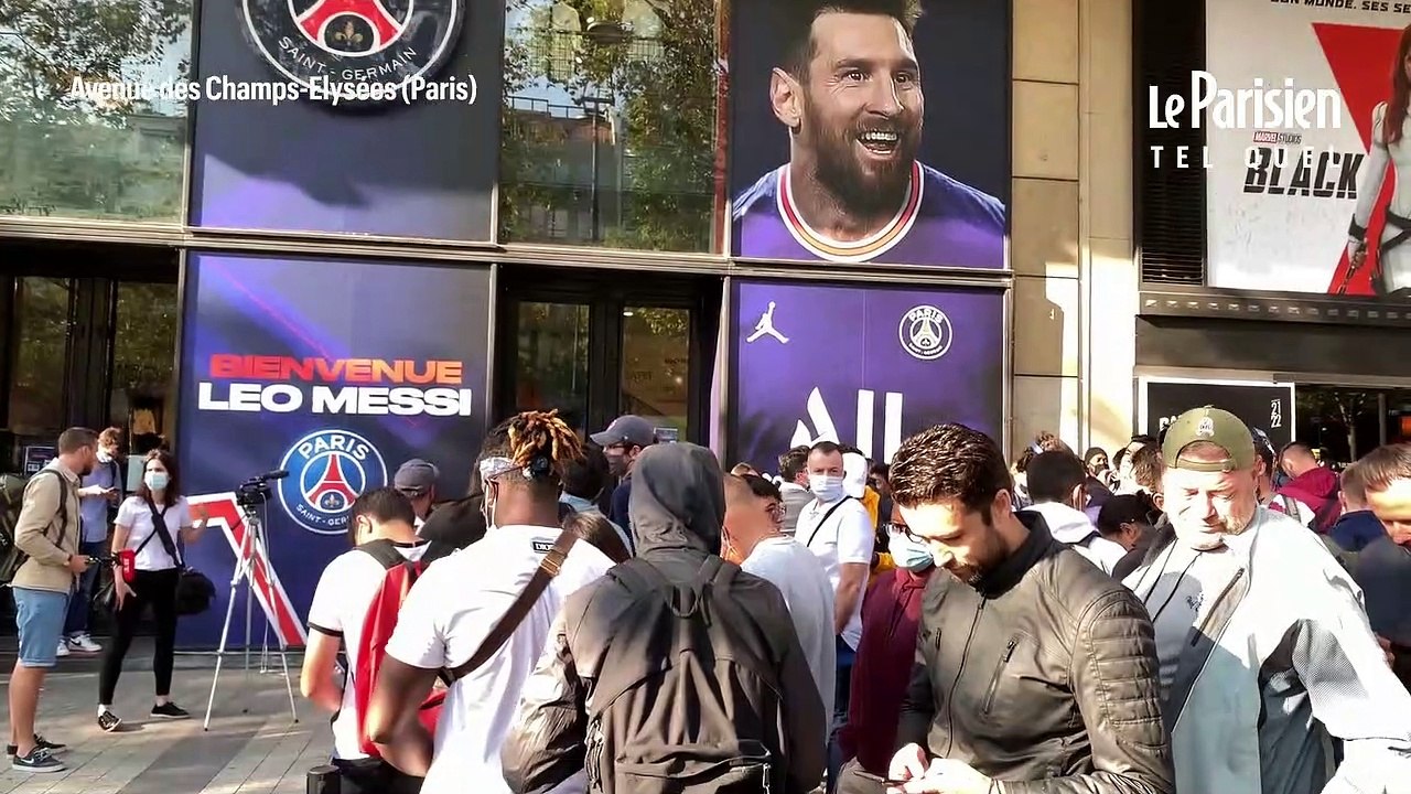 La très longue file d'attente pour acheter le maillot de Messi