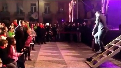 Anselmo Ralph não quis virar costas ao Presidente e deu uma queda