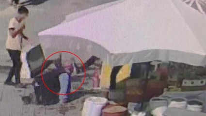 Dükkanın önünde duran engelliye tekme attı, yakalanınca "Pişmanım" dedi