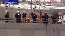 Limpadores de janelas resgatados de 71º andar de arranha-céus