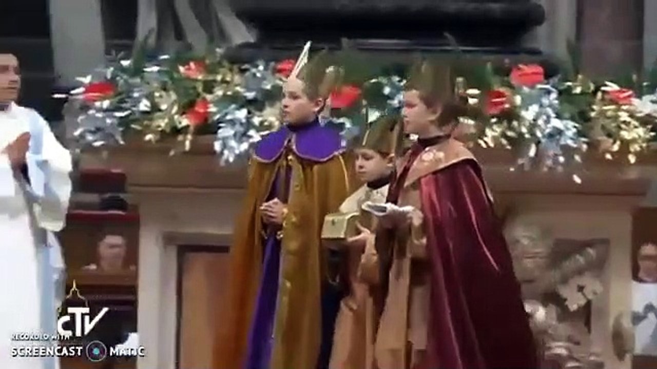 Missa no Vaticano dá que falar. A culpa é dos reis magos