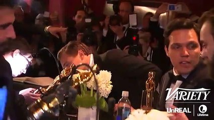 Momento em que DiCaprio vê o seu nome a ser gravado na estatueta