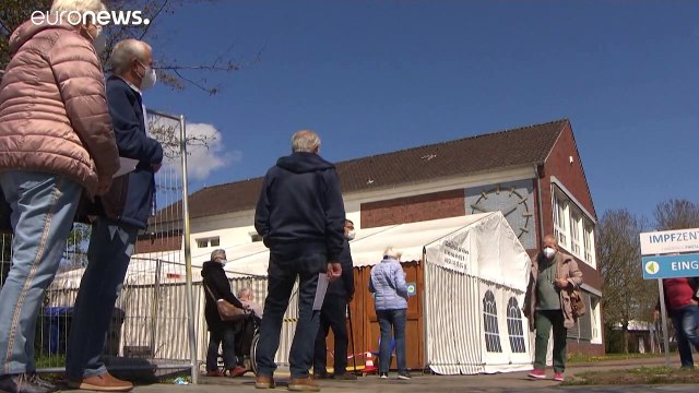 Германия: прививку физраствором могли получить тысячи людей