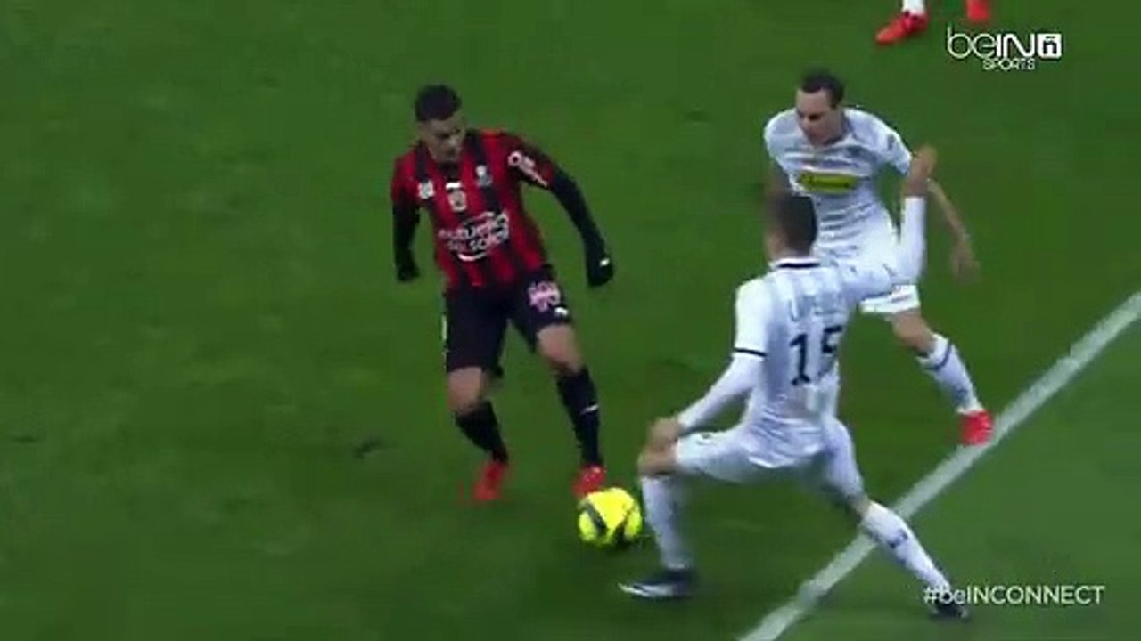 Ben Arfa finta meia equipa
