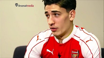 Bellerin canta e... desencanta o hino da Liga dos Campeões