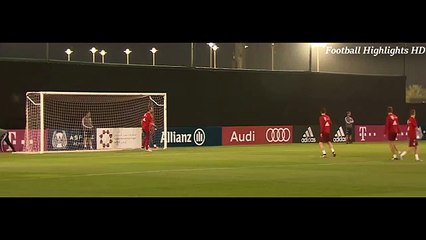 Lewandowski marca golo surpreendente em treino do Bayern