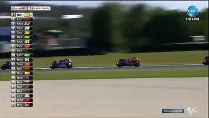 Piloto de MotoGP atinge gaivota a alta velocidade