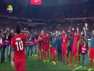 Arda Turan foi o 'maestro' das celebrações turcas