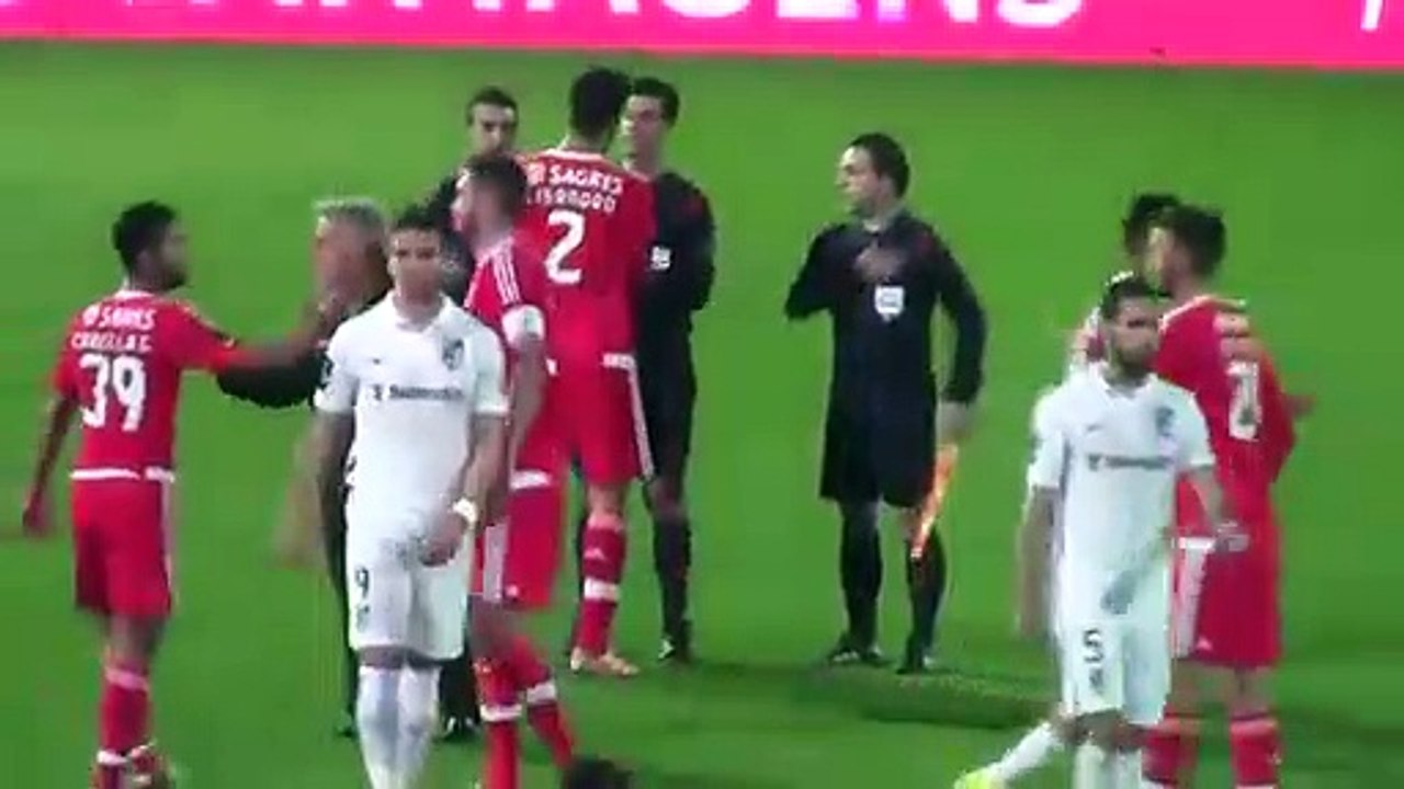 Assista à discussão entre Sérgio Conceição e Carlos Xistra