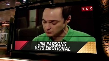 Jim Parsons sente a presença do pai já falecido