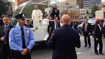 A bebé que fez o Papa soltar uma gargalhada