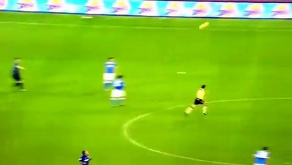 Reina (e os postes) salvam Nápoles em último minuto ‘louco’