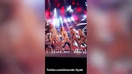 Bailarina de Jennifer Lopez sofre acidente vergonhoso