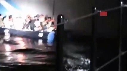 Guarda costeira acusada de tentar afundar barco com refugiados