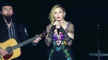 Madonna emociona-se em homenagem às vítimas dos ataques