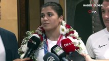 Busenaz Sürmeneli'den oyuncu Kerem Bürsin'in madalya eleştirisine cevap