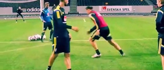 Ibrahimovic não facilita e marca golão num treino