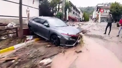 Sel Kastamonu’da hayatı tamamen durdurdu