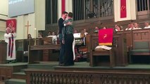Pediu o namorado em casamento numa igreja homofóbica. Veja o que aconteceu