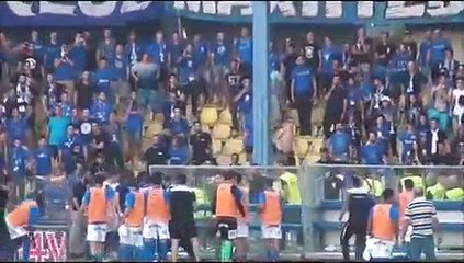 Apollon-Anorthosis pegam-se à porrada