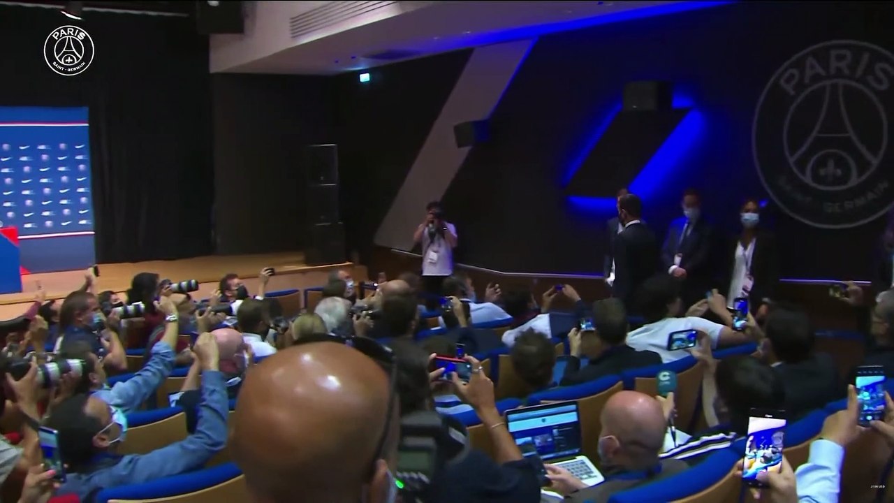 Messi es presentado como nuevo jugador del PSG y dice estar "ilusionado"