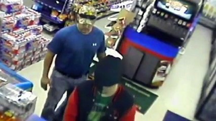 Bombeiro fora de serviço evita assalto em loja