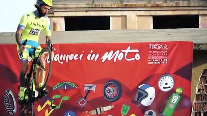 Fazer parkour com uma bicicleta