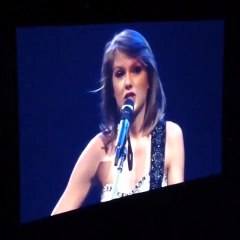 Taylor Swift emociona com música dedicada à luta contra o cancro