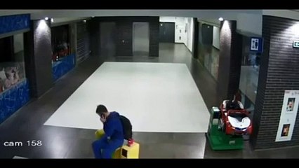 Assaltante embriagado rouba carro do Winnie the Pooh