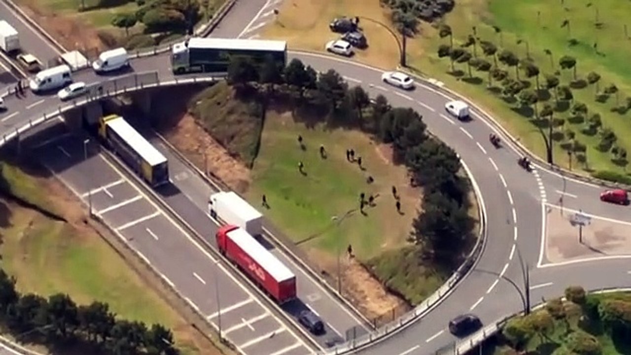 Quatro camiões da Patinter invadidos por clandestinos em Calais