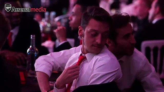 Mesut Ozil e Mathieu Flamini são o par do ano do Arsenal