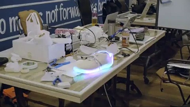 Ténis com luzes LED são perfeitos para dança