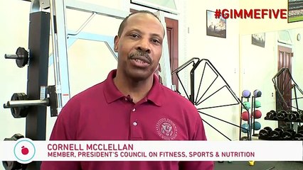 Michelle Obama no ginásio para promover o exercício físico