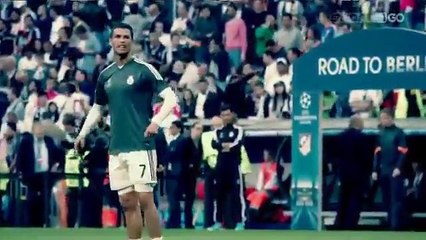 Cristiano Ronaldo deixa criança a chorar... mas depois compensa-a