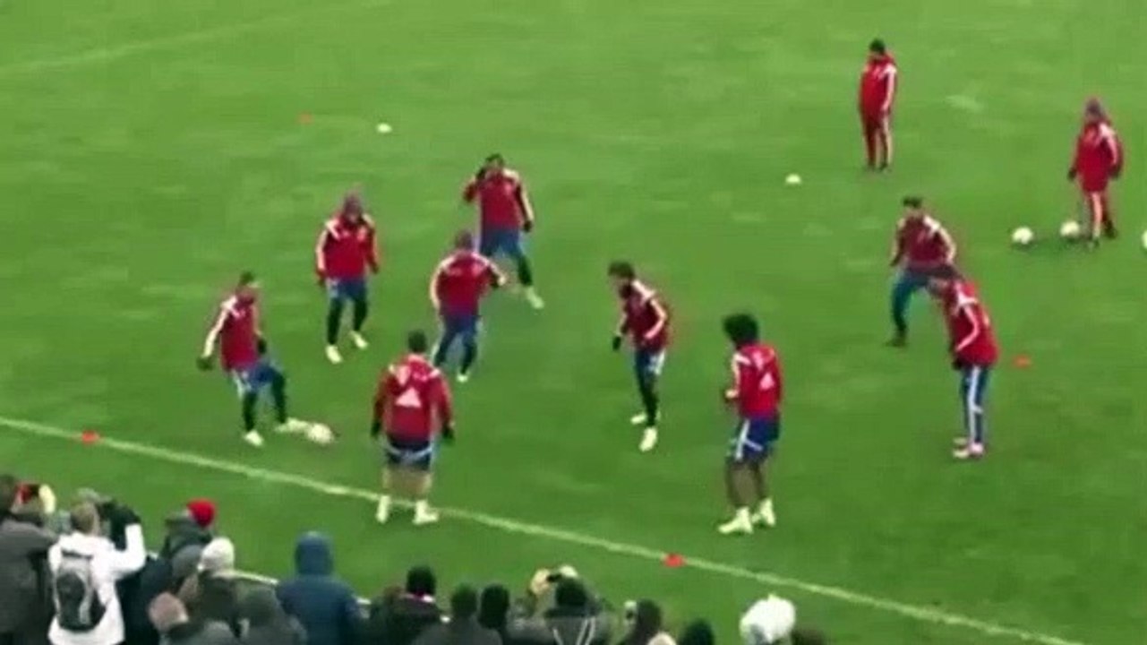 Jogadores do Bayern dão toques