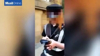 Sofreu acidente e esperava pelo reboque mas... recebeu multa