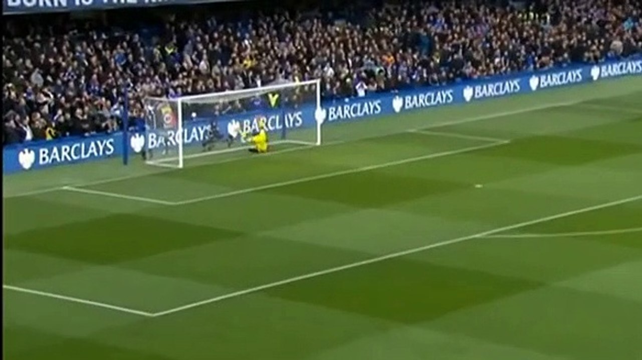 O incrível golo de Charlie Adam antes do meio campo