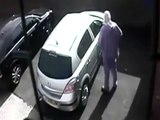 Momento errado para tentar roubar carro