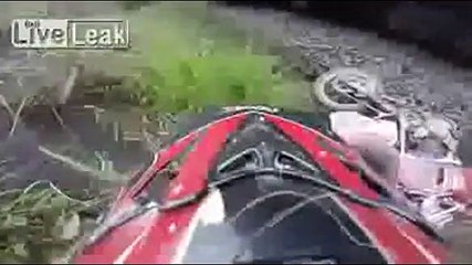 Motociclistas arriscam a vida em treino