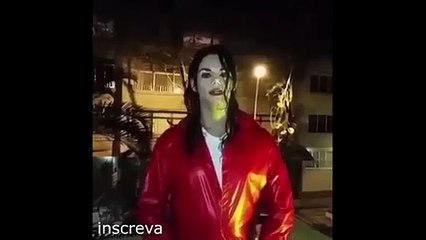 'Ice Bucket Challenge' chega ao além pela mão de Michael Jackson