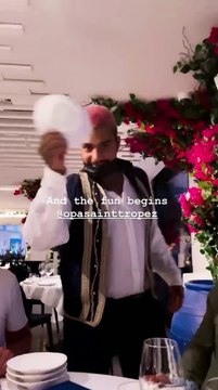 Christina Milian s'éclate à Saint-Tropez avec ses amies !