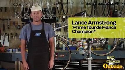 Lance Armstrong ensina a mudar um pneu de bicicleta
