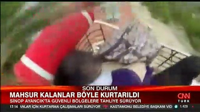 Sel bölgesinde mahsur kalanlar helikopterlerle tahliye ediliyor