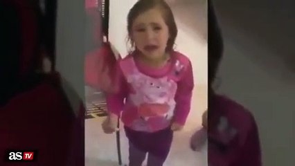 Criança chora quando dizem que não pode ser do Atlético de Madrid