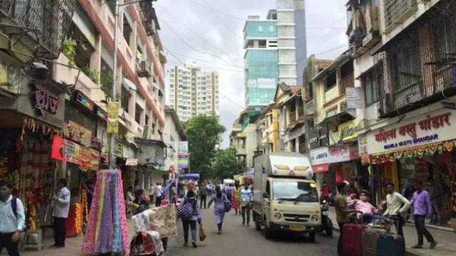 Maharashtra eases Covid curbs, allows restaurants, malls to operate till 10 pm