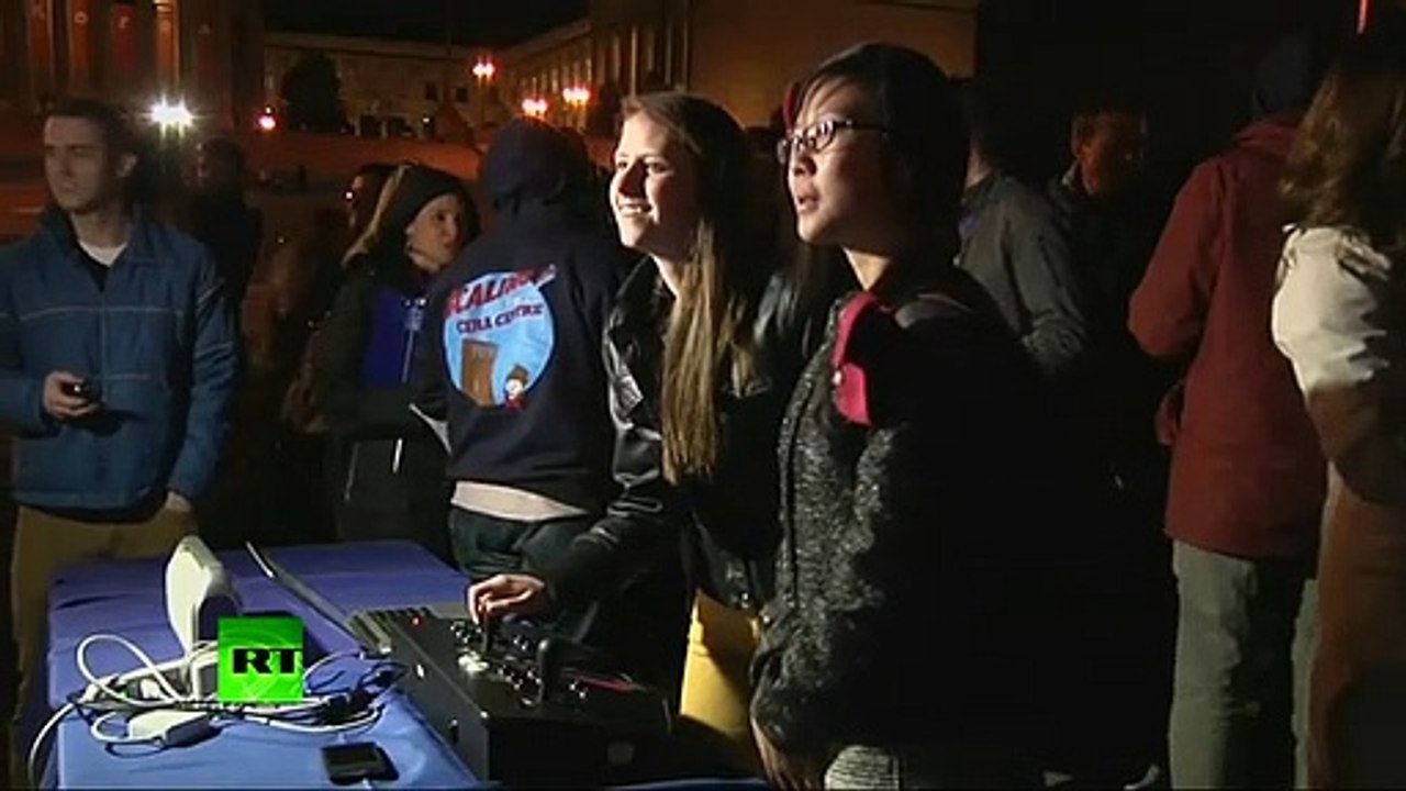 Jogo de Tetris gigante em prédio com 29 andares